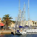 別荘 Lovely In Saint-laurent-de-la-ca With Wifi