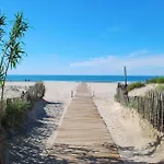 Lovely In Saint-laurent-de-la-ca With Wifi 別荘 *