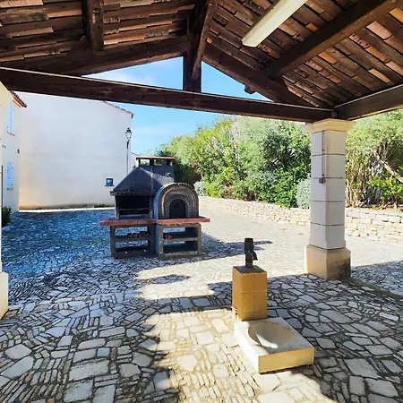 Cozy In Saint-laurent-de-la-ca With Wifi * Saint-Laurent-de-la-Cabrerisse